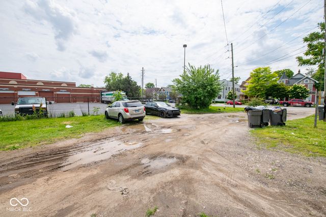 55 W Fall Creek Parkway South Drive, Indianapolis, IN 46208