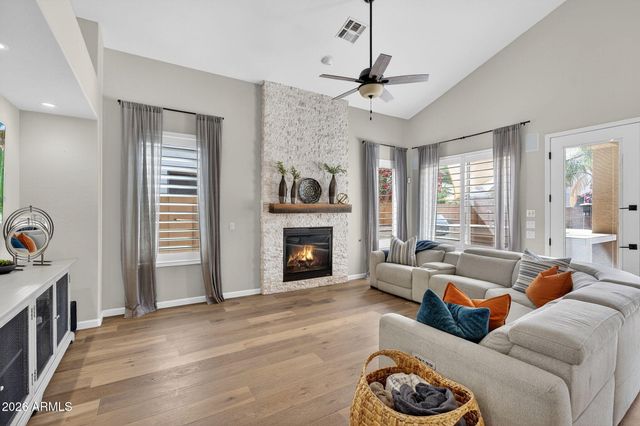 781 E CAPRICORN Way, Chandler, AZ 85249