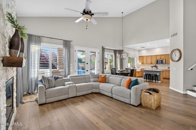 781 E CAPRICORN Way, Chandler, AZ 85249