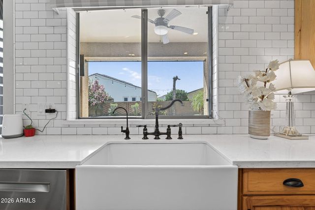 781 E CAPRICORN Way, Chandler, AZ 85249