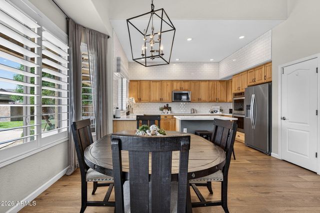 781 E CAPRICORN Way, Chandler, AZ 85249