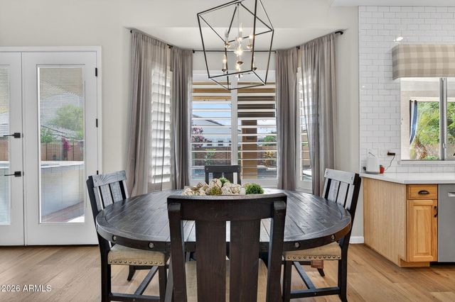 781 E CAPRICORN Way, Chandler, AZ 85249