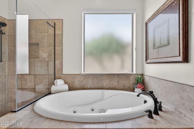 781 E CAPRICORN Way, Chandler, AZ 85249