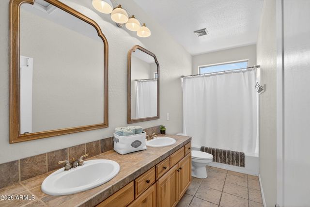 781 E CAPRICORN Way, Chandler, AZ 85249