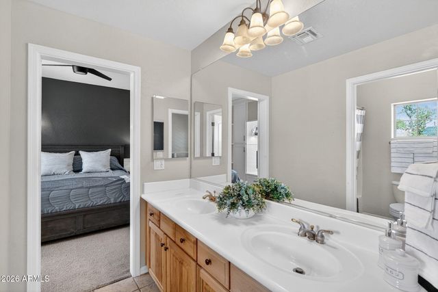 781 E CAPRICORN Way, Chandler, AZ 85249