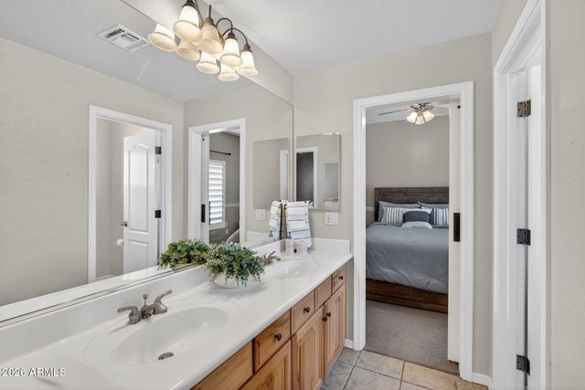 781 E CAPRICORN Way, Chandler, AZ 85249