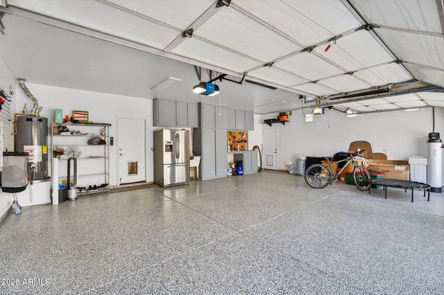 781 E CAPRICORN Way, Chandler, AZ 85249