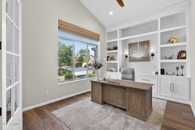 781 E CAPRICORN Way, Chandler, AZ 85249