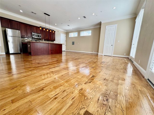 314 W Bell Street 201, Houston, TX 77019