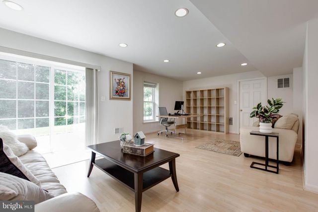 8101 GLEN ARBOR DR, Baltimore, MD 21237