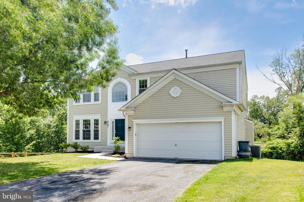 8101 GLEN ARBOR DR, Baltimore, MD 21237