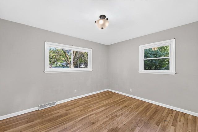 W172N9256 Shady LANE, Menomonee Falls, WI 53051