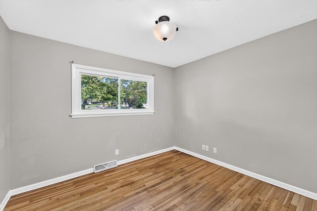 W172N9256 Shady LANE, Menomonee Falls, WI 53051