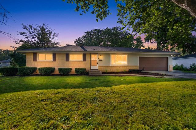 W172N9256 Shady LANE, Menomonee Falls, WI 53051