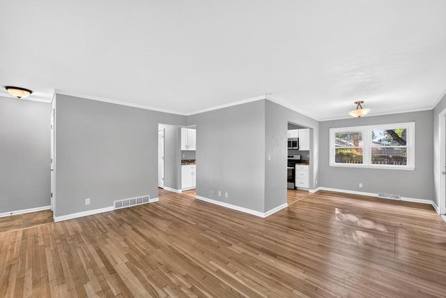 W172N9256 Shady LANE, Menomonee Falls, WI 53051
