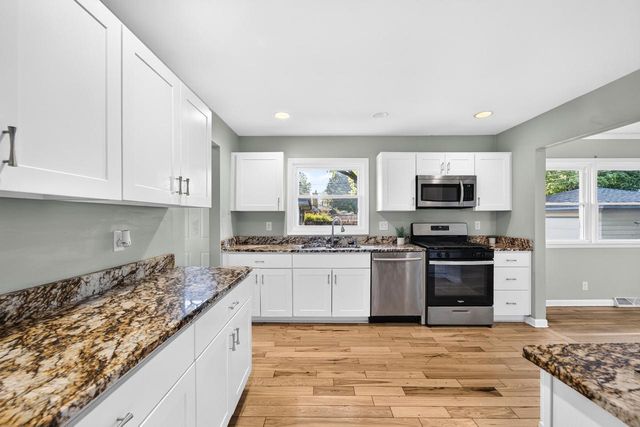 W172N9256 Shady LANE, Menomonee Falls, WI 53051