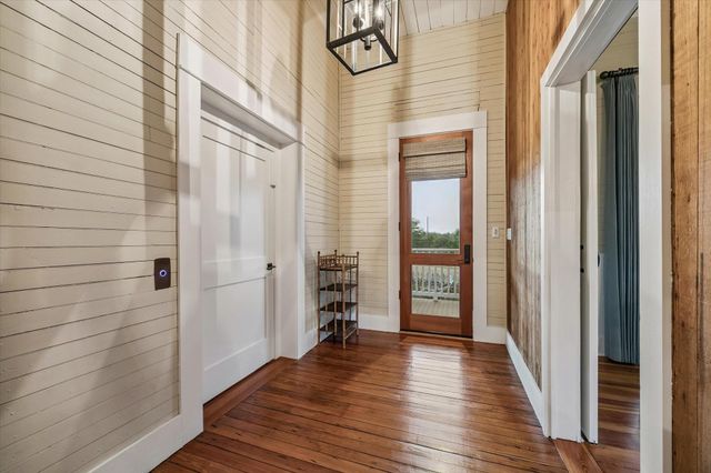 895 S Weyand Road, Round Top, TX 78954