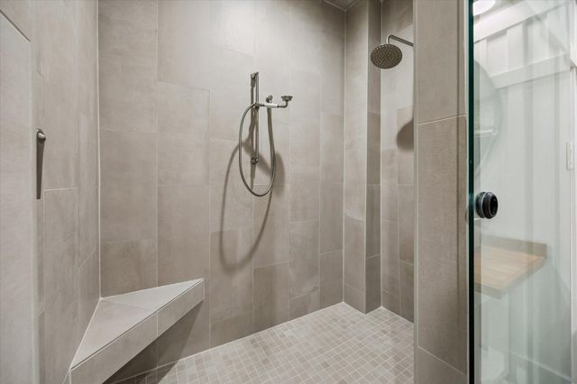 895 S Weyand Road, Round Top, TX 78954