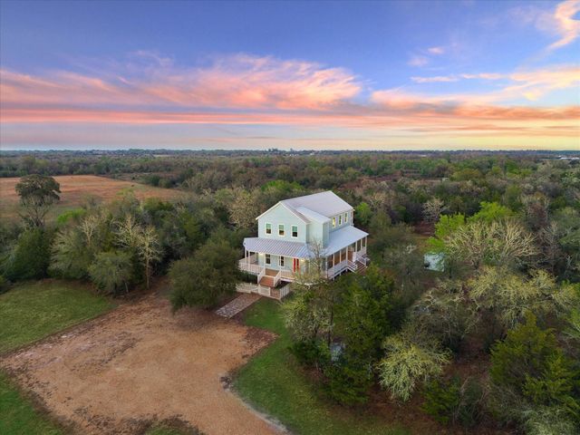 895 S Weyand Road, Round Top, TX 78954