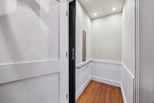 895 S Weyand Road, Round Top, TX 78954