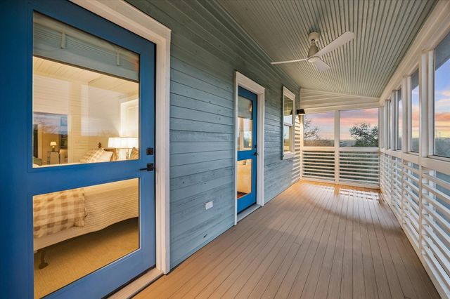 895 S Weyand Road, Round Top, TX 78954