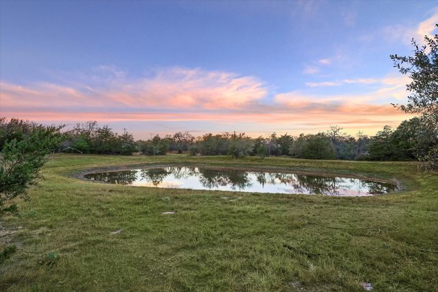 895 S Weyand Road, Round Top, TX 78954