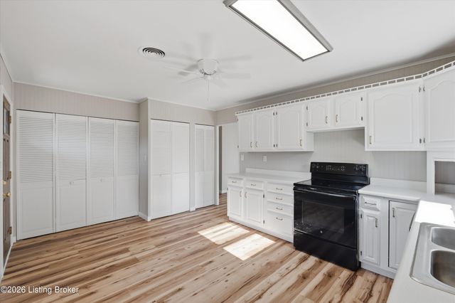 305 Welburn Dr, Louisville, KY 40218