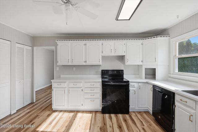 305 Welburn Dr, Louisville, KY 40218