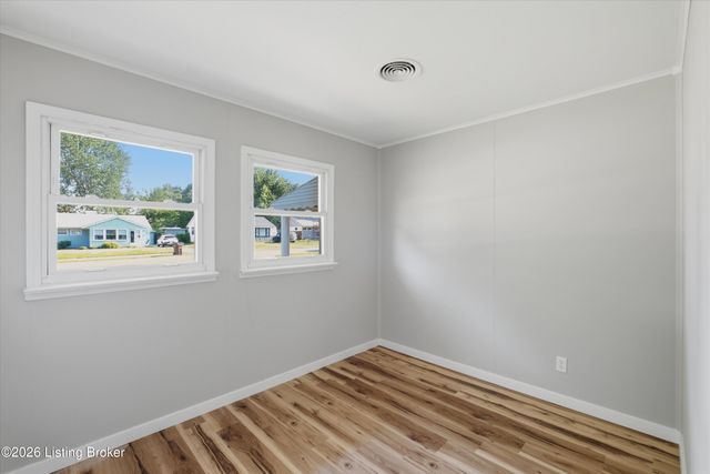 305 Welburn Dr, Louisville, KY 40218