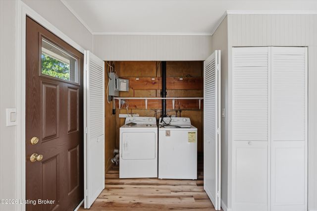 305 Welburn Dr, Louisville, KY 40218