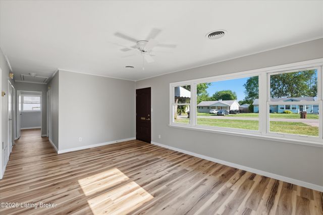 305 Welburn Dr, Louisville, KY 40218