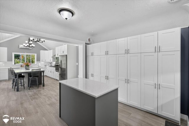 2741 Westwood Parkway, Flint, MI 48503