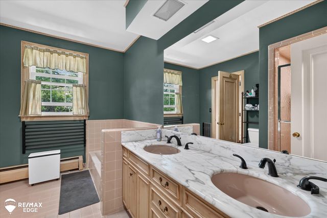 2741 Westwood Parkway, Flint, MI 48503