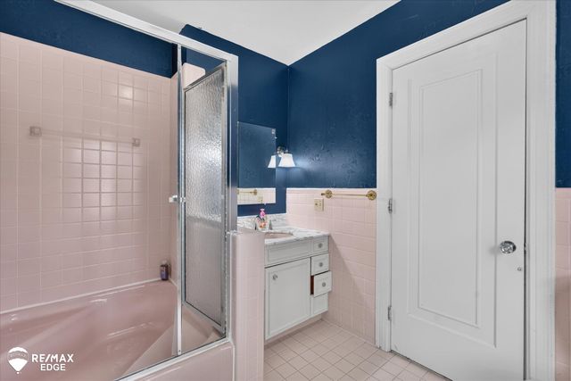 2741 Westwood Parkway, Flint, MI 48503