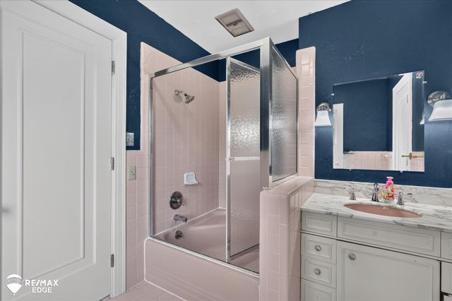 2741 Westwood Parkway, Flint, MI 48503