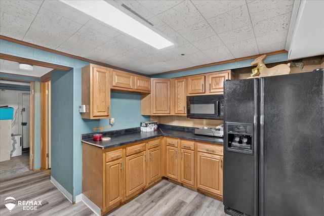 2741 Westwood Parkway, Flint, MI 48503