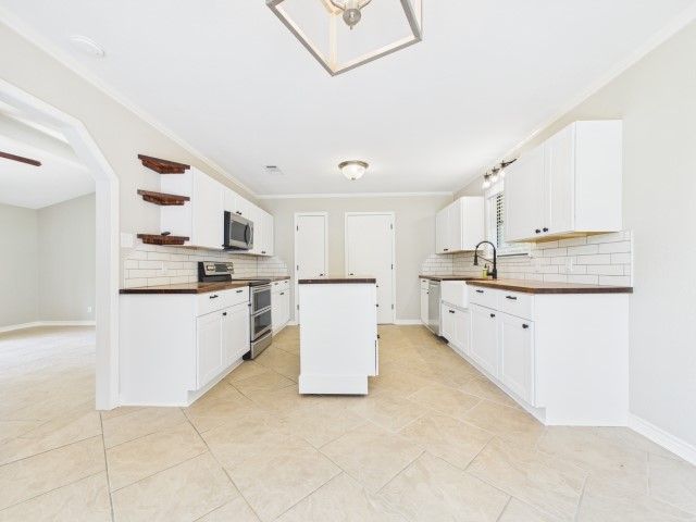 1406 Loma Linda Drive, Athens, TX 75752