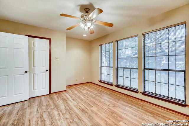 8633 Datapoint Dr Apt 210, San Antonio, TX 78229