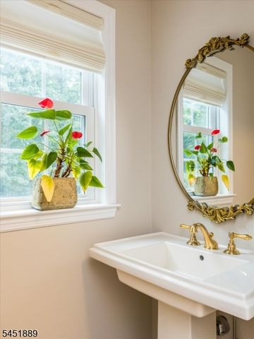 24 Stone Dr, West Orange Twp., NJ 07052