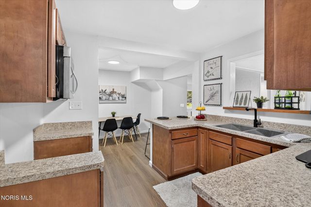 5028 Arbor Way, Sylvania, OH 43560