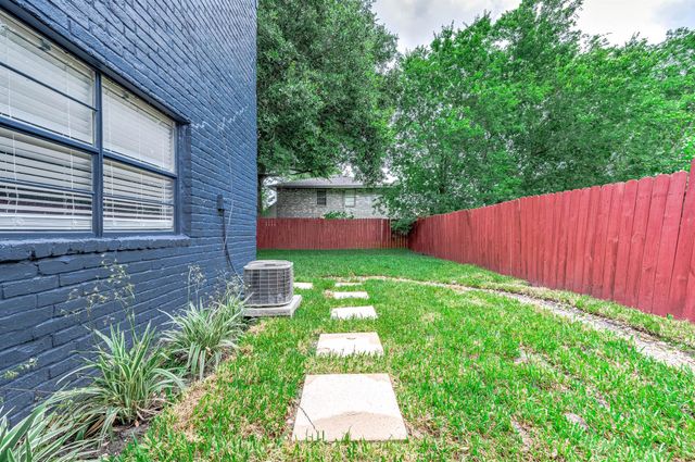 4620 W Orange Street, Pearland, TX 77581