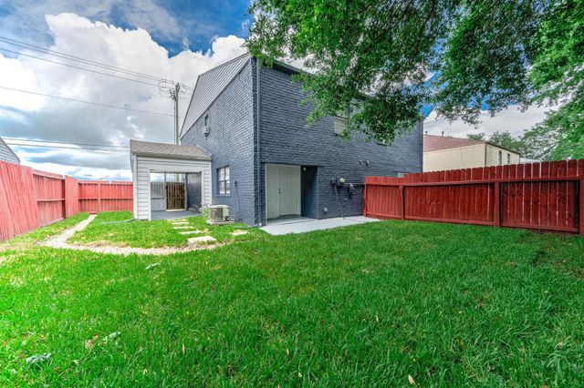 4620 W Orange Street, Pearland, TX 77581