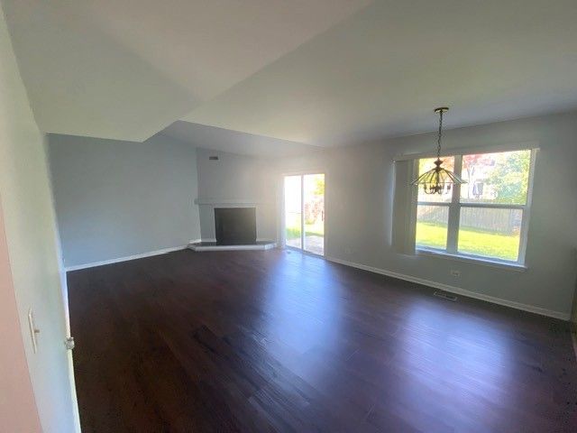 209 N Southport Road, Mundelein, IL 60060