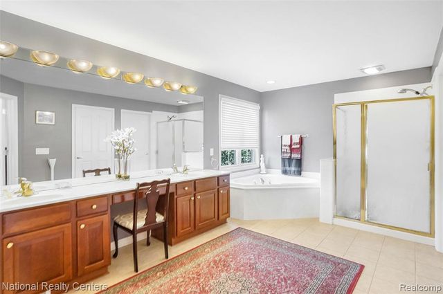 9058 Ridgefield Drive, Brighton, MI 48114