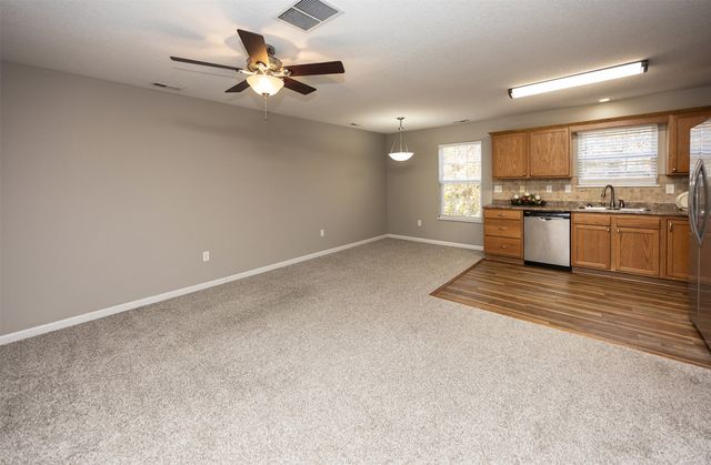 323 NE Kingwood None, Waukee, IA 50263