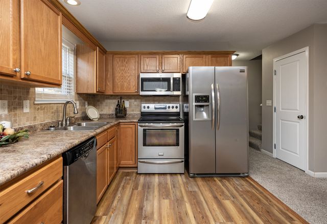 323 NE Kingwood None, Waukee, IA 50263