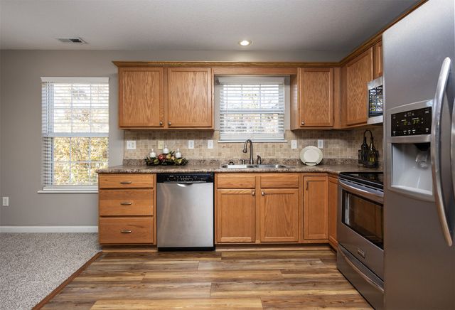 323 NE Kingwood None, Waukee, IA 50263