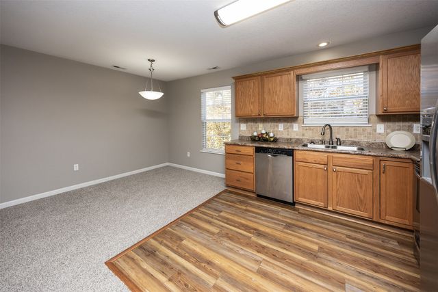 323 NE Kingwood None, Waukee, IA 50263