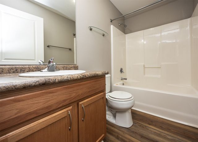 323 NE Kingwood None, Waukee, IA 50263