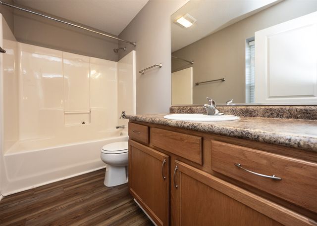 323 NE Kingwood None, Waukee, IA 50263